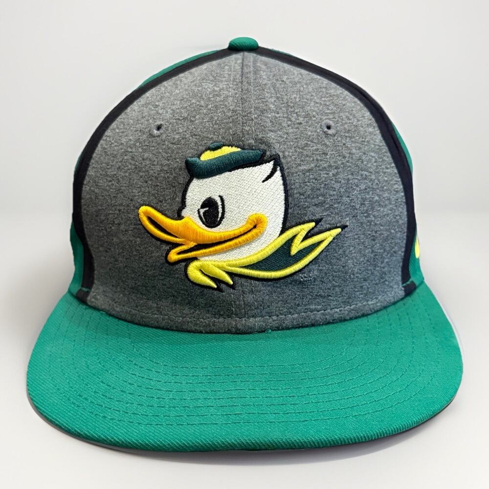 Nike True Mens Green Gray Oregon Ducks Adjustable Strapback Hat Baseball Cap